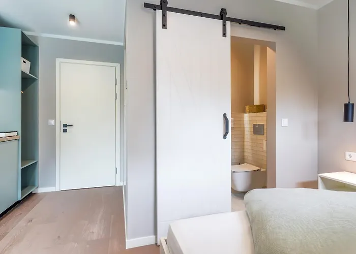 Alte Schule Klassenzimmer 5 *