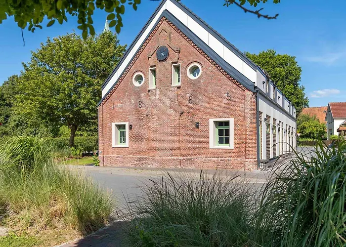 Alte Schule Klassenzimmer 5 *